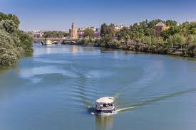 Un paseo por Sevilla con el río como protagonista absoluto